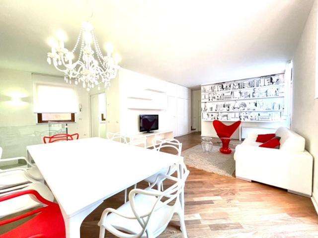 Domus Verona - Ampia Moderna Casa Su 2 Piani Nel Cuore Di Verona Exterior foto